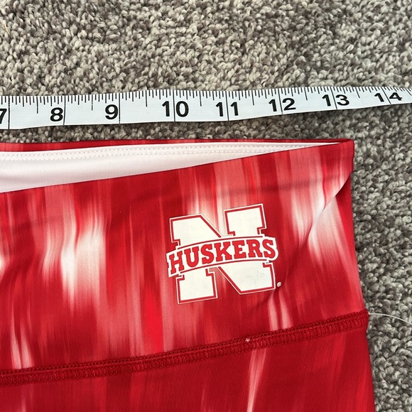 Women’s NWT Nebraska Huskers legging size M - Picture 6 of 6